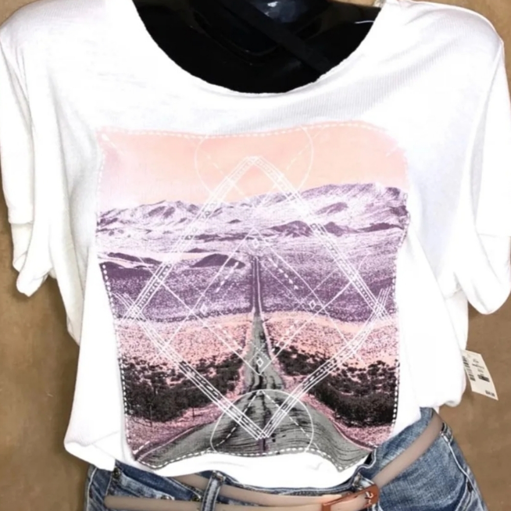 🧡 3/$15:Long and lonesome highway ribbed graphic tee - Picture 1 of 6
